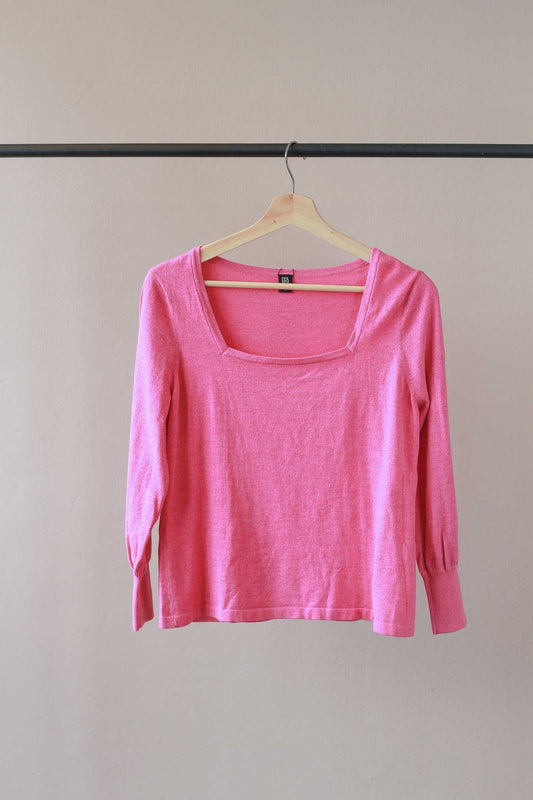 GG<5 Square Neck Knit Top